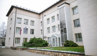 Reģistratūru sazvanīt nevar, pie ārstiem jāgaida mēnešiem; Bauskas slimnīcā apgrūtināta medicīnisko konsultāciju pieejamība