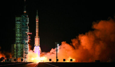 Konkurence kosmosā / Diena