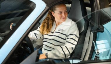 Tenisiste Ostapenko tiek pie jauna “Porsche”