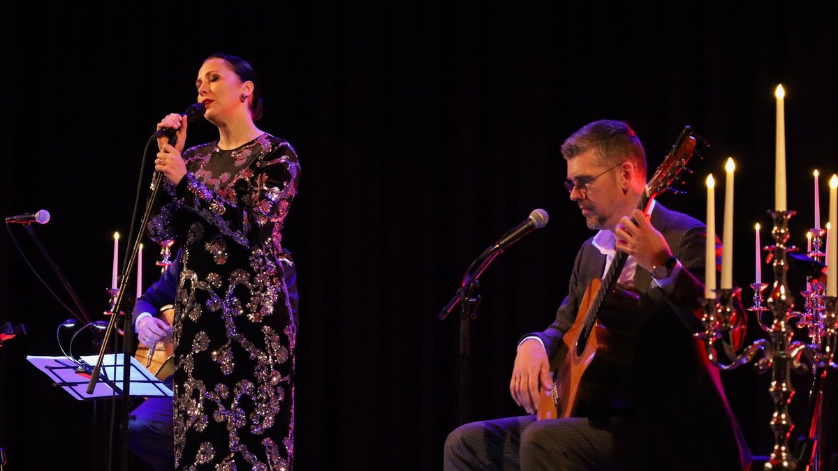 Ģitāru trio "AG 3'o" un Aija Vītoliņa publicē jaunu dziesmu un sāk Ziemassvētku koncertus