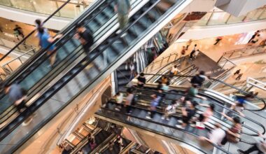 Kā svētkos strādās lielie tirdzniecības centri