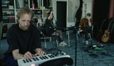 Noskaties! "Astro’n'out" miniseriāla trešā sērija – gatavošanās tūrei un eksperimenti