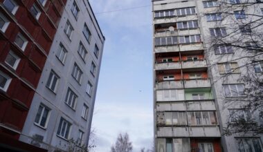 Satversmei neatbilst regulējums par zemes likumiskās lietošanas maksu un likumiskajā lietošanā esošās zemes kadastrālās vērtēšanas kārtību