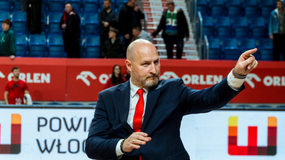 ''Viņš 30 gadus ir basketbolā, kam viņam sertifikāts?'' – Basketbols – Sportacentrs.com