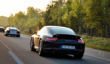 Krievijā bloķēts simtiem "Porsche" automašīnu