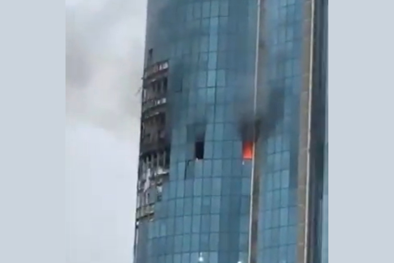 VIDEO. Drons "apciemo" stikla torni Gruzijā