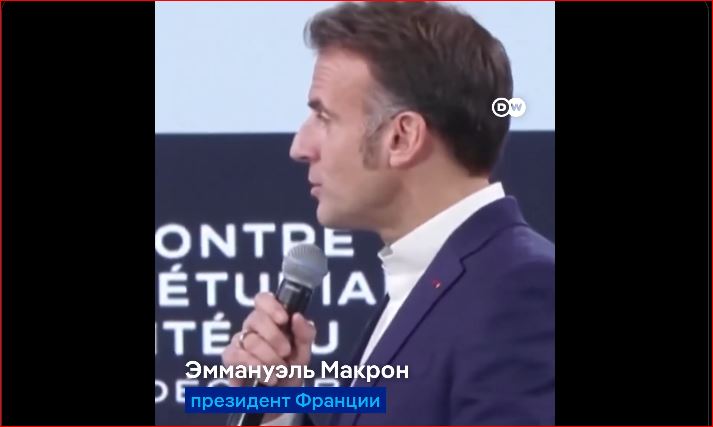 Makrona ierašanās Ķīnā izraisa histērisku studentu sajūsmu