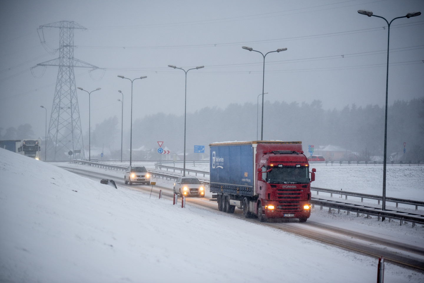 "Apvienotais saraksts" aicina atcelt autoceļu lietošanas nodevu komercauto līdz 3,5 tonnām