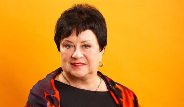 Sirsnīgi sveicam kolēģi Elitu Veidemani apaļajā jubilejā