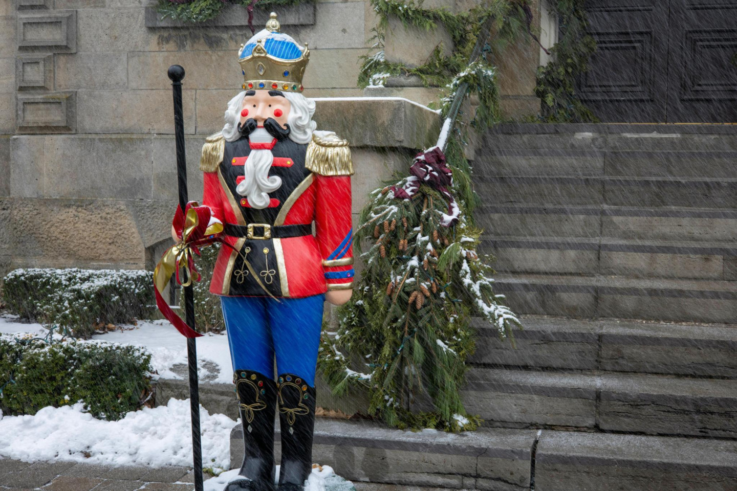 Karalis Čārlzs III cīnās ar vēzi: Vai šie būs viņa pēdējie Ziemassvētki?