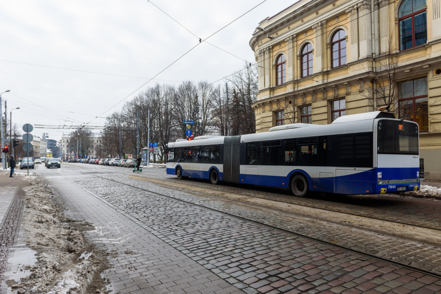 Jauni atvieglojumi Rīgas sabiedriskā transporta pasažieriem