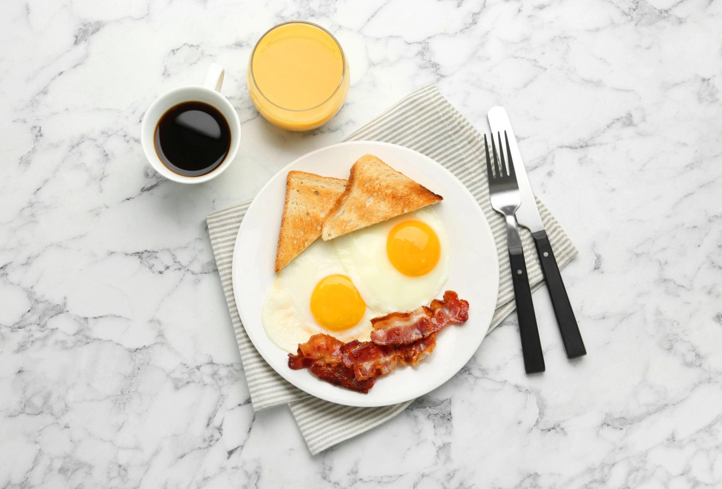 Labākais brokastu laiks veselīgai dzīvei – zinātnieku pētījums