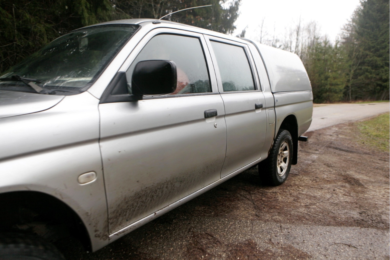 Alkohola reibumā nozog mednieka mašīnu ar visu ieroci