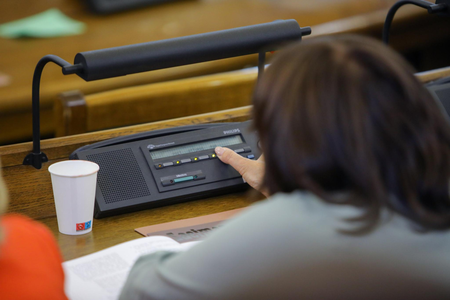 Saeimas deputāti oktobrī kompensācijās kopumā saņēmuši 25 275 eiro