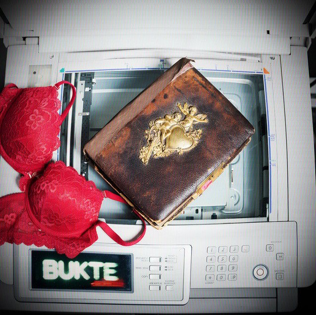 Albuma apskats: “Bukte” – “Svētā govs zvana hronikas”