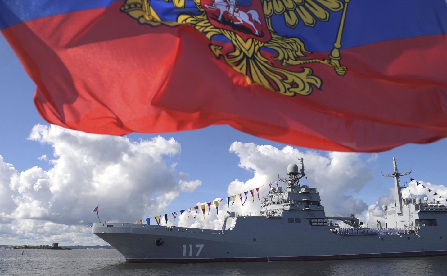 Krievijas kuģis "Ursa Mayor" - nra.lv