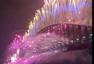 Sidneja svin Jauno 2026. gadu – skatieties video