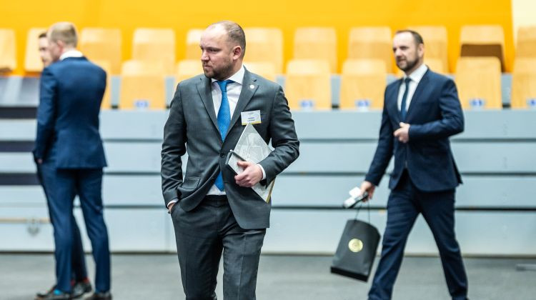 Ļašenko: "Nevaram pieņemt ilgtermiņa lēmumus, ja nezinām, kur vispār spēlēsim" – Futbols - Sportacentrs.com