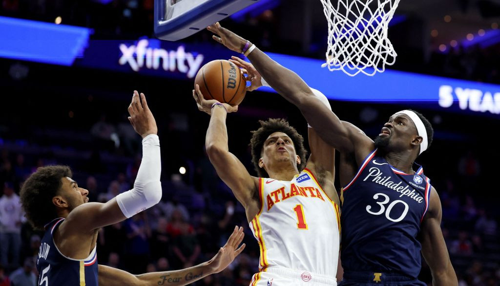 Džonsons salādē 41 punktu, "Hawks" bez Porziņģa uzvar otrajā pagarinājumā – Basketbols – Sportacentrs.com