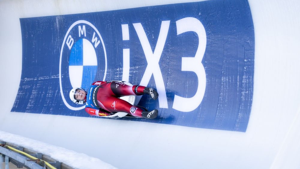 Latvijas kamaniņu braucēji stafetē apsteidz Vāciju, bet līdz medaļai neaizsniedzas – Ziemas sports – Sportacentrs.com