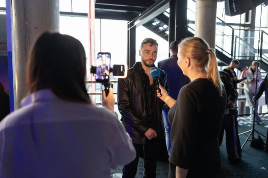 Kā tikt pie galvenās lomas. Stāsta Raitis Stūrmanis – filmas "Tumšzilais evaņģēlijs" aktieris Kā tikt pie galvenās lomas. Stāsta Raitis Stūrmanis – filmas "Tumšzilais evaņģēlijs" aktieris