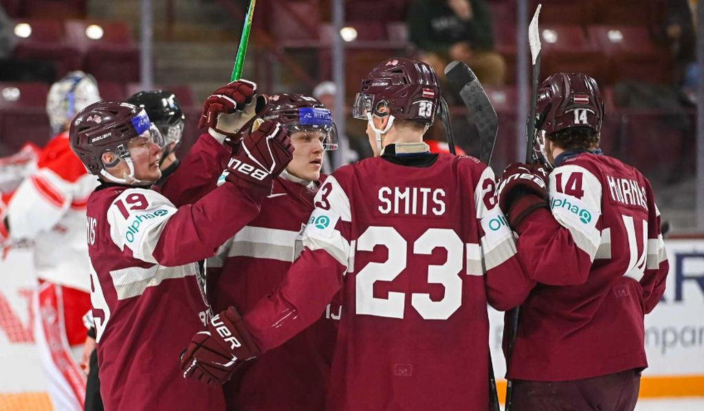 Šmitam trīs un Ansonam četri punkti, Latvijas U20 izlase iekļūst ceturtdaļfinālā – Hokejs – Sportacentrs.com