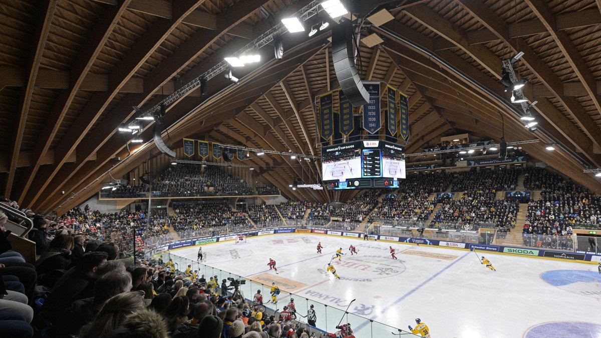 Laviņa pārstāvētā NCAA komanda iekļūst Špenglera kausa pusfinālā