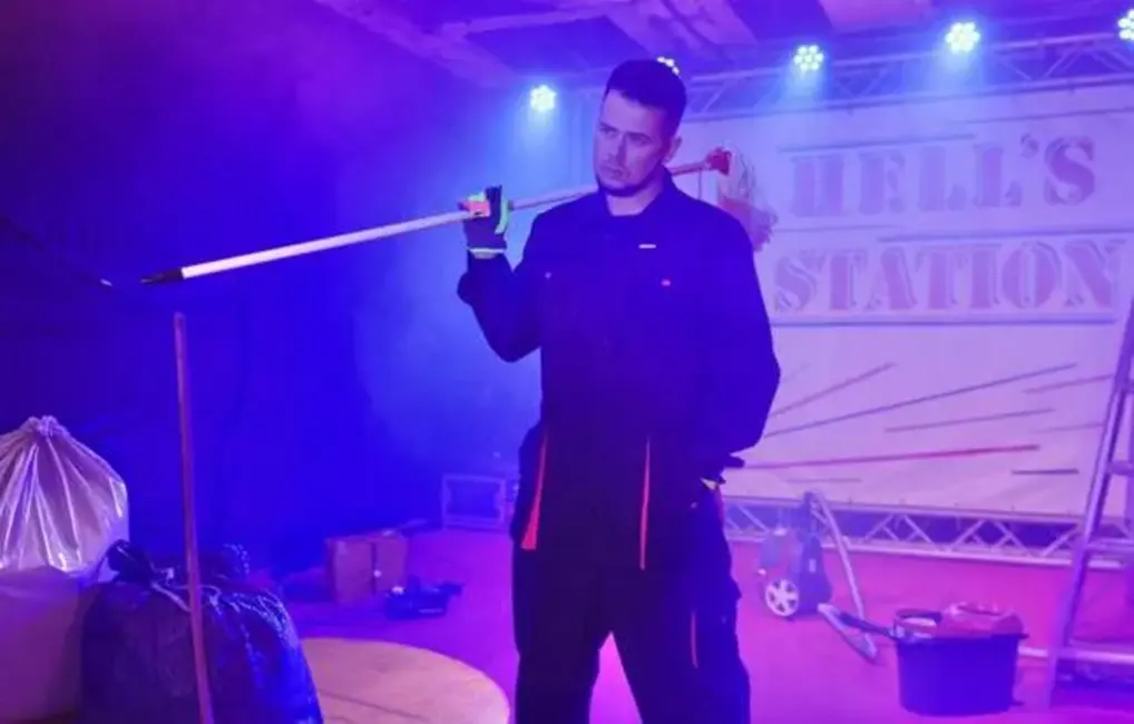 Aivo Oskis jaunās dziesmas "Walking Out" klipā uzmirdz kā apkopējs un cīnīsies par "Eirovīzijas" vietu