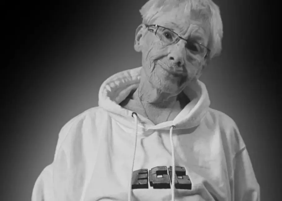 Aizsaulē devusies «TikTok» zvaigzne «Epic Gamer Grandma» – Agnesa, kas iemīļoja miljoniem ar savu pozitīvo dzīvesveidu