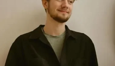 Arturs Dimiters, Džemmas Skulmes mazdēls, atklāj personālizstādi “Krāsas svars”