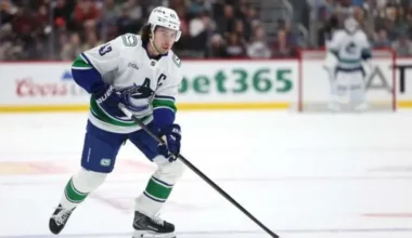 Bļugera "Canucks" maiņas darījumā atvadās no kapteiņa Hjūza