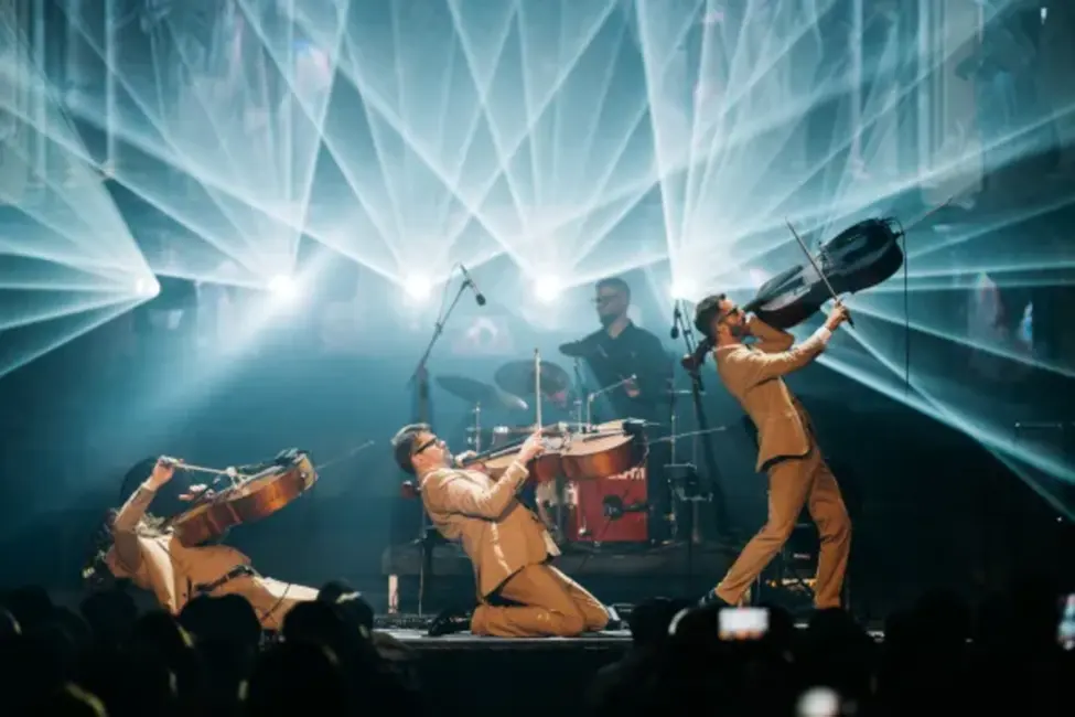 Čellu trio “Melo–M” ieskandina gada nogali kopā ar Dināru Rudāni