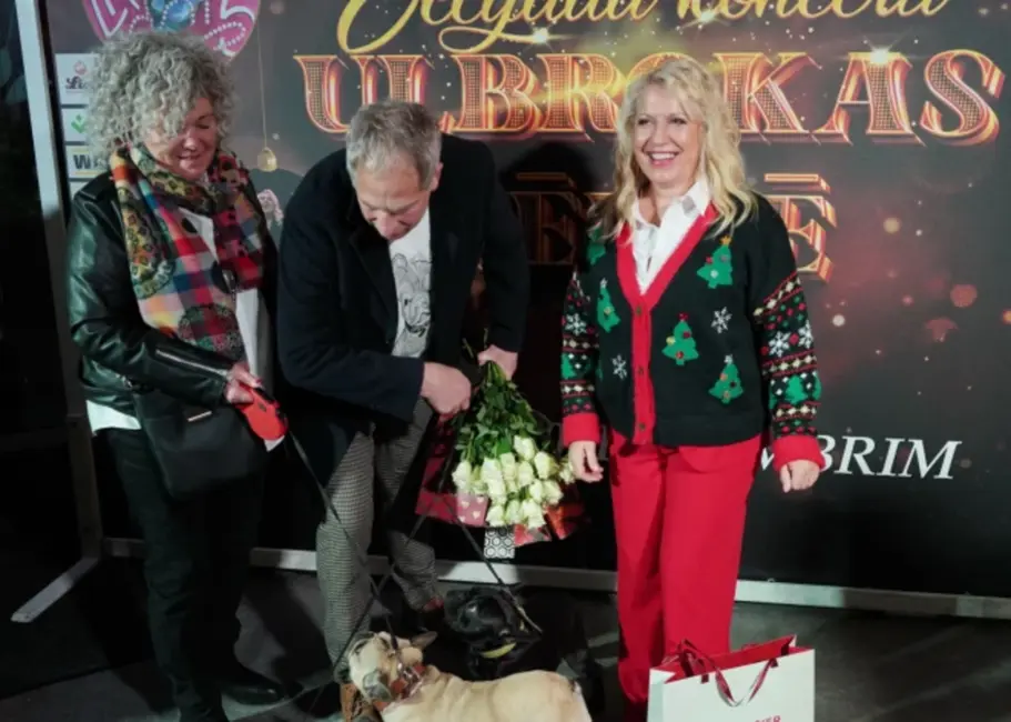 DJ Buba iepriecina sievasmāti Olgas Rajeckas ballītē ar savu muzikālo sniegumu