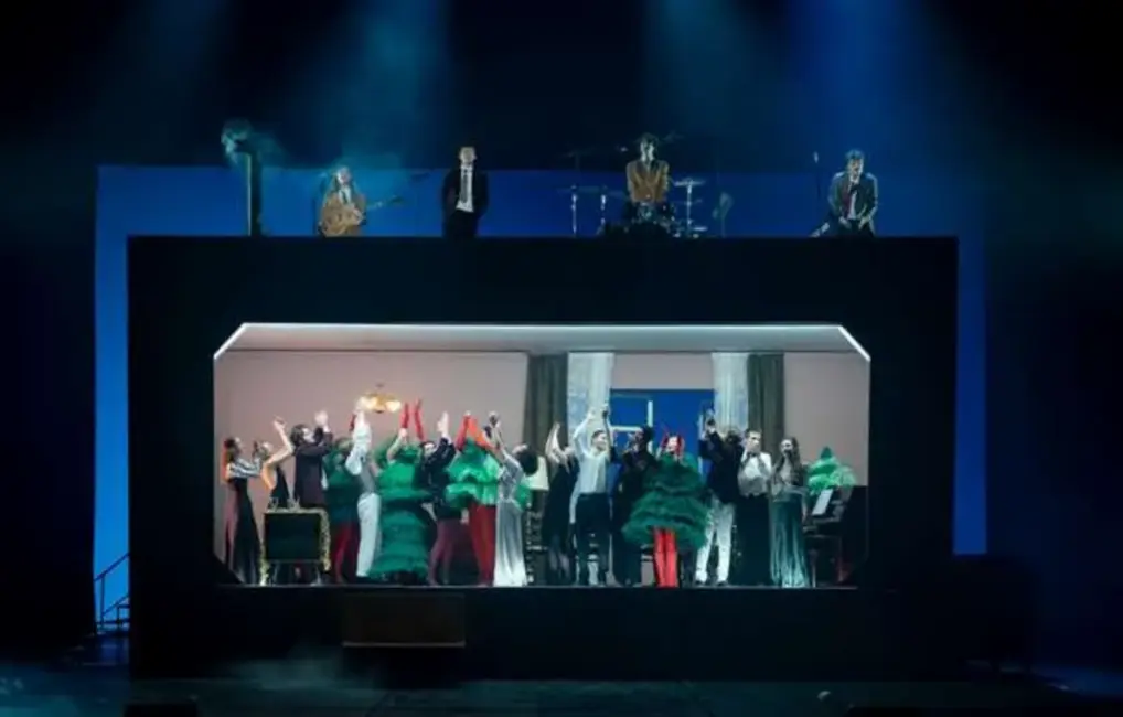 Dailes teātrī Ziemassvētku noskaņās: Koncerts “Pēkšņi gaismā” savieno folkloru ar grupas “Sudden Lights” enerģiju