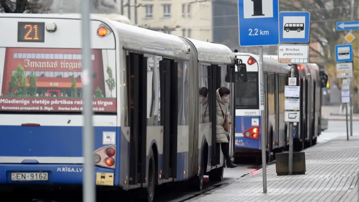 Darba inspekcija piemēro sodu "Rīgas satiksmei" par virsstundu darba pārkāpumiem