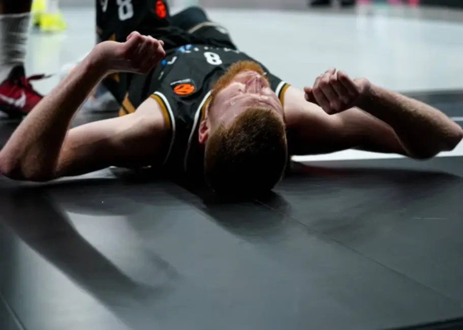 Dāvis Bertāns ar pēdējās sekundes metienu iepriecina, taču "Dubai" tomēr zaudē "Maccabi" trillerī