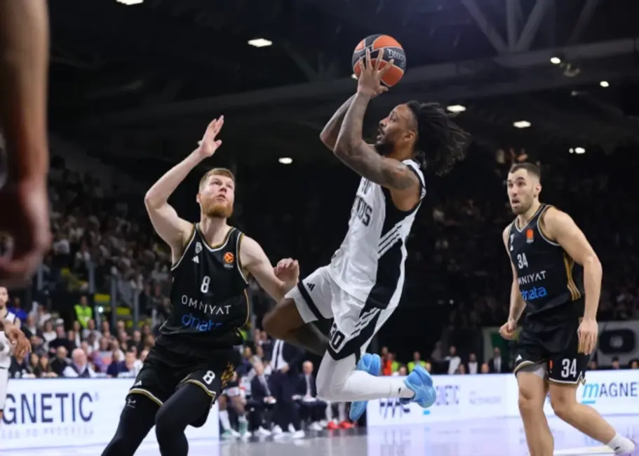Dāvis Bertāns ar sešiem punktiem sekmē "Dubai" uzvarā Eirolīgas 18. kārtas cīņā