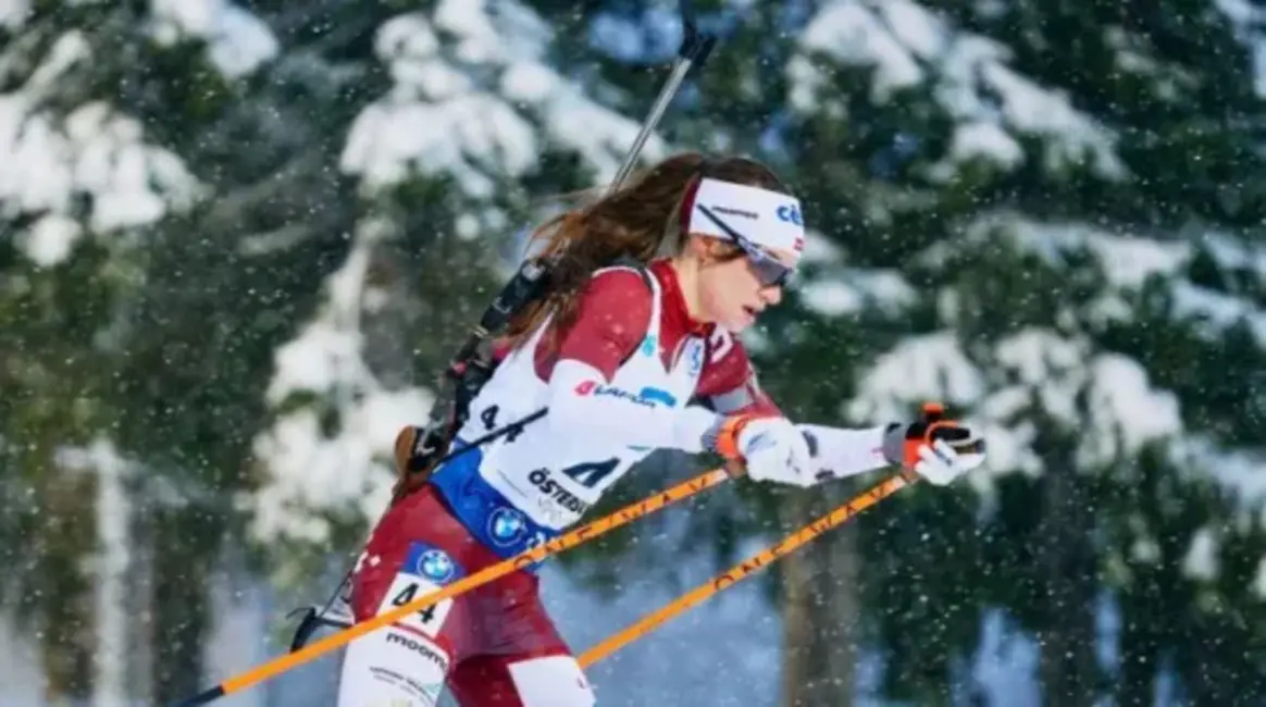 Dienas sports Latvijai: Biatlona PK Francijā un Skeletona PK Siguldā – Latvijas Sportistu Izaicinājumi