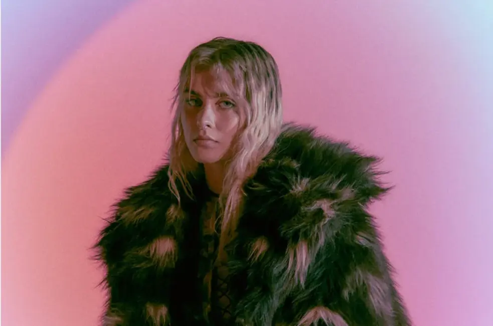 Dziedātāja Patrisha: Stils kā sevis pilnveidošanas spogulis un ceļš uz skatuves brīvību