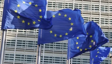 ES uz nenoteiktu laiku iesaldē Krievijas aktīvus Ukrainas atbalstam, apiet Ungārijas veto draudus