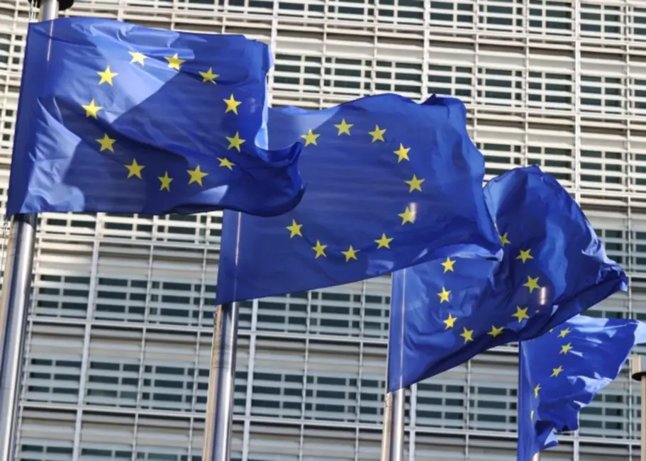 ES uz nenoteiktu laiku iesaldē Krievijas aktīvus Ukrainas atbalstam, apiet Ungārijas veto draudus