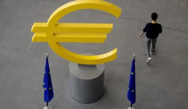 Eiropas Centrālā banka nemaina procentu likmes jau pusgadu, prognozējot inflācijas stabilizēšanos