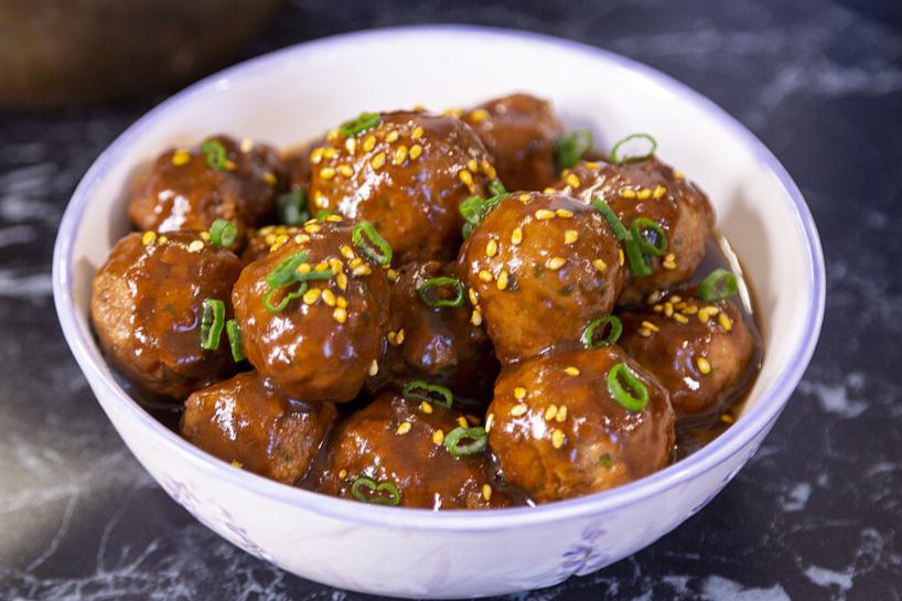 Šī mērce liks vistas gaļai garšot pēc gardas liellopa gaļas