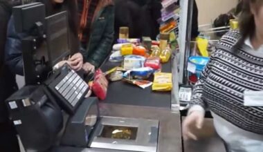 kā pārdevēja reaģēja, "atpazīstot" mani un kāpēc tas visu mainīja