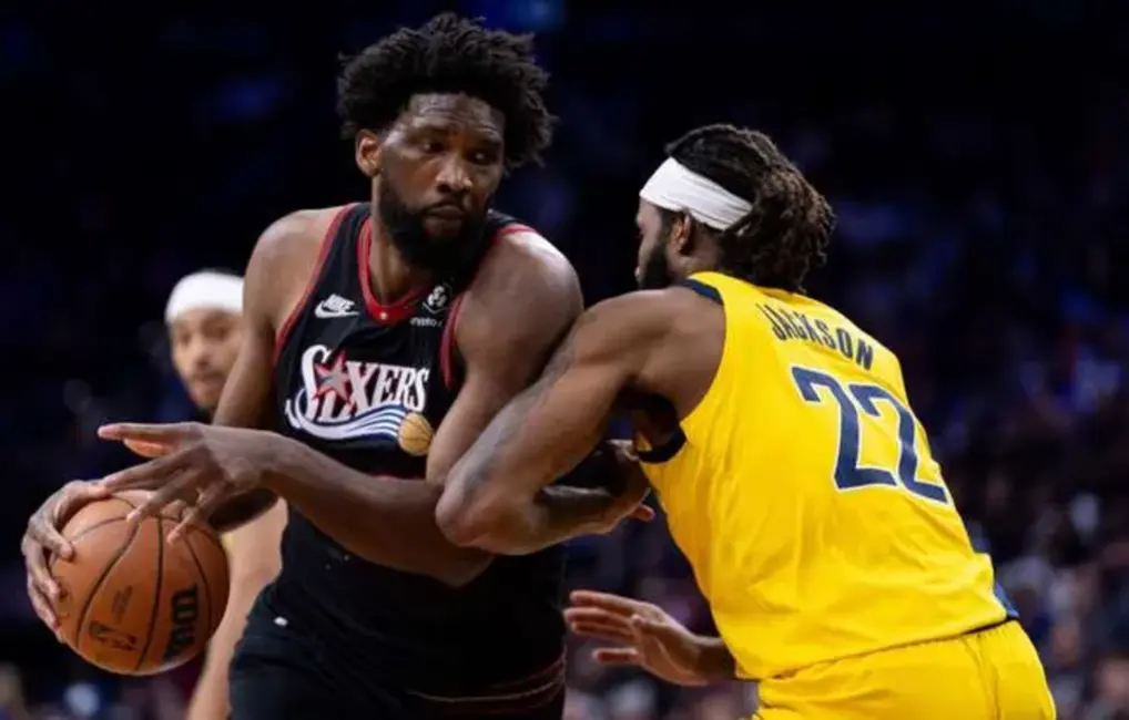 Embīds dominē ar 39 punktiem "76ers" uzvarā, Karijs atgriežas ar tikpat