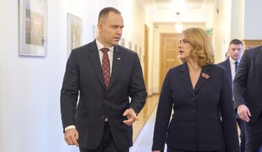 Ministru prezidente Evika Siliņa tiekas ar Polijas prezidentu Karolu Navrocki