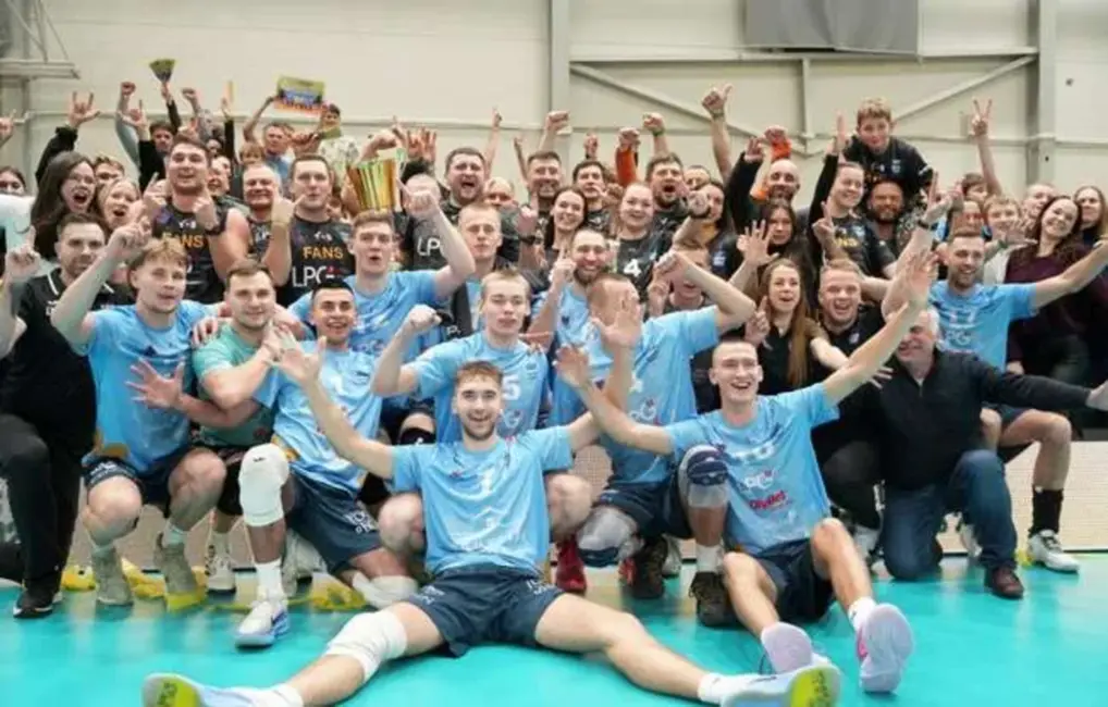 Ezerzeme”/DU volejbolisti ar iespaidīgu atspēlēšanos triumfē Latvijas kausā