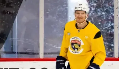 Floridas "Panthers" uzbrukuma līderis Metjū Tkačaks atsāk treniņus