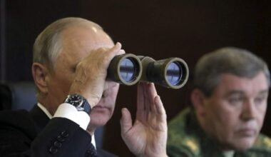 Tā diena ir klāt! Tramps uz Maskavu aizsūtījis ļoti savdabīgu komandu