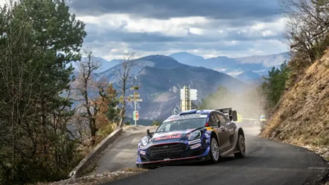 Grēguārs Munsters Pārsteidz ar Ambiciozu Sākumu: Montekarlo Rallijs Pēc Dakāras Piedzīvojuma